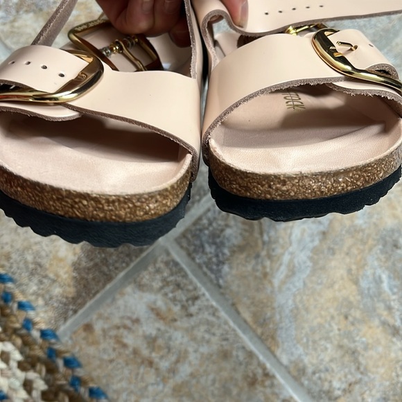 Birkenstock Milano Big Buckle High Shine Patent Leather Sandal Size 6 NWT - Picture 9 of 11